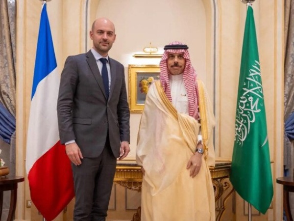 وزيرا الخارجية السعودي والفرنسي يبحثان تطورات الأوضاع الإقليمية وتعزيز علاقات البلدين وزيرا الخارجية السعودي والفرنسي يبحثان تطورات الأوضاع الإقليمية وتعزيز علاقات البلدين