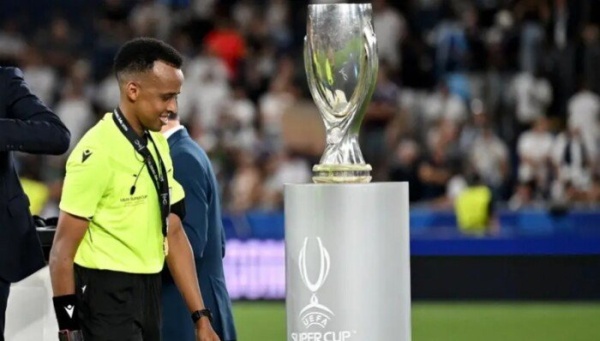 الحكم الصومالي عمر أرتان يطلب التحكيم بالدوري المصري الحكم الصومالي عمر أرتان يطلب التحكيم بالدوري المصري
