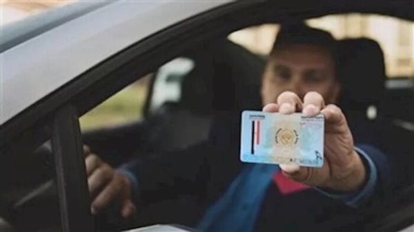 بالأرقام قيمة ما ستوفره عند تجديد رخصة سيارتك بعد قرار تخفيض رسوم المرور