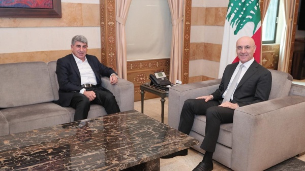 الحجار القوى الأمنية ستواصل متابعة المخالفات المتعلقة باللوحات العمومية الحجار القوى الأمنية ستواصل متابعة المخالفات المتعلقة باللوحات العمومية