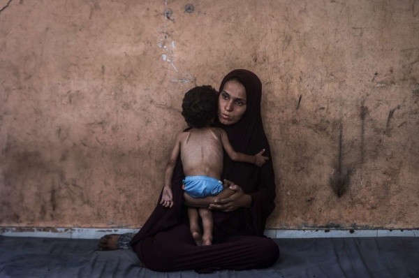 displaced people in gaza are selling their belongings in order to survive displaced people in gaza are selling their belongings in order to survive