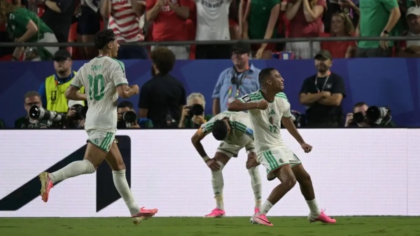 كأس العالم الجزائر تضمن مقعدا في دور الـ32 عقب تعادل مثير مع النمسا