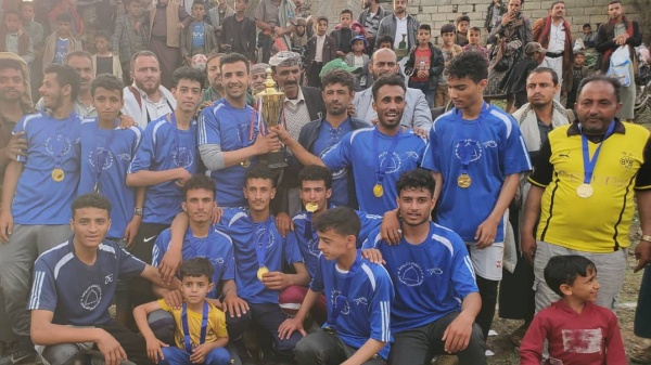 تتويج فريق بني سويد بطلا لكأس المولد النبوي الشريف في عتمة تتويج فريق بني سويد بطلا لكأس المولد النبوي الشريف في عتمة