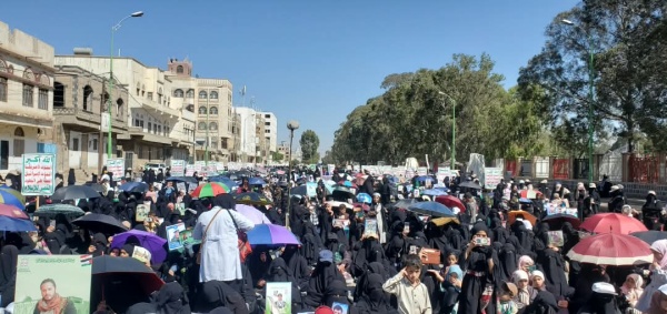 حرائر أمانة العاصمة يحيين الذكرى السنوية للشهيد حرائر أمانة العاصمة يحيين الذكرى السنوية للشهيد
