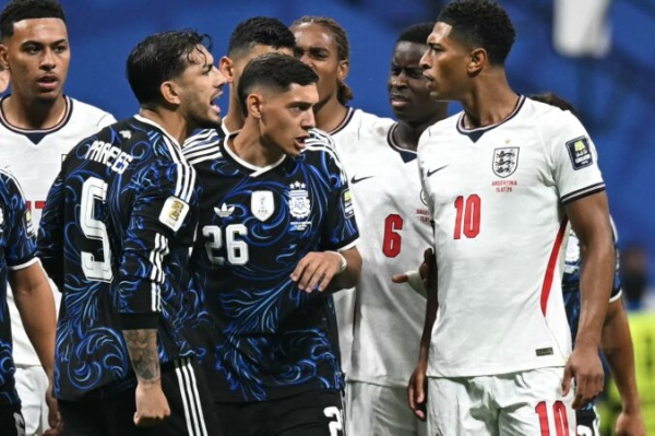مونديال 2026 ريمونتادا منتخب الأرجنتين أمام إنجلترا في الرمق الأخير من المباراة تذهب به إلى النهائي مونديال 2026 ريمونتادا منتخب الأرجنتين أمام إنجلترا في الرمق الأخير من المباراة تذهب به إلى النهائي