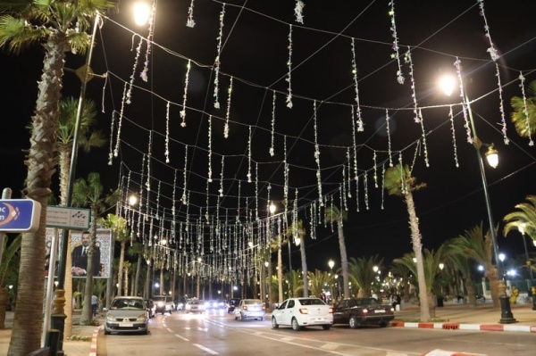 العيون تستعد للاحتفاء بالذكرى الأولى لعيد الوحدة والـ51 للمسيرة الخضراء العيون تستعد للاحتفاء بالذكرى الأولى لعيد الوحدة والـ51 للمسيرة الخضراء