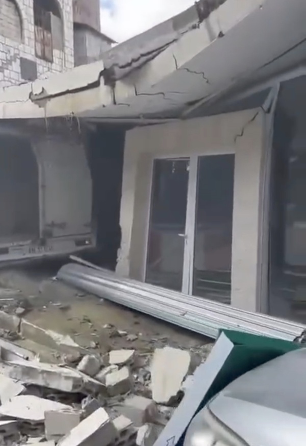 بالفيديو لليوم الثاني على التوالي حادث سير مروع عند مستديره عاليه بالفيديو لليوم الثاني على التوالي حادث سير مروع عند مستديره عاليه