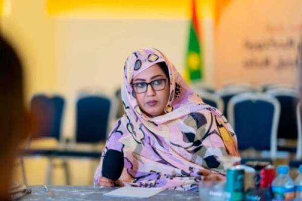 سيدة موريتانيا الأولى تكرم المتفوقين في الامتحانات الوطنية سيدة موريتانيا الأولى تكرم المتفوقين في الامتحانات الوطنية