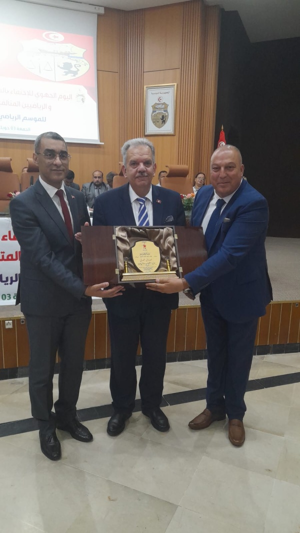 من سوسة وزير الرياضة يعلن انطلاق إعداد استراتيجية وطنية للرياضة أفق 2035 ويكشف أبرز ملامحها من سوسة وزير الرياضة يعلن انطلاق إعداد استراتيجية وطنية للرياضة أفق 2035 ويكشف أبرز ملامحها