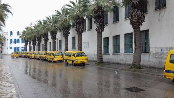 سوسة تجاوزات بعض سواق التاكسي الجماعي تزيد في متاعب المواطن سوسة تجاوزات بعض سواق التاكسي الجماعي تزيد في متاعب المواطن