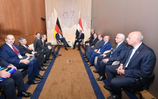 الرئيس السيسي يلتقي بالمستشار الألماني على هامش اجتماعات قمة مجموعة السبع