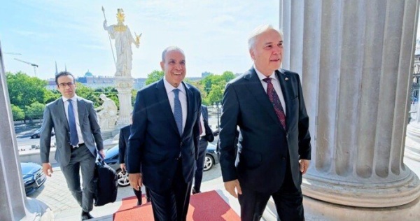 مصر وزير الخارجية يثمن تشكيل مجموعة الصداقة البرلمانية النمساوية مع دول شمال إفريقيا مصر وزير الخارجية يثمن تشكيل مجموعة الصداقة البرلمانية النمساوية مع دول شمال إفريقيا