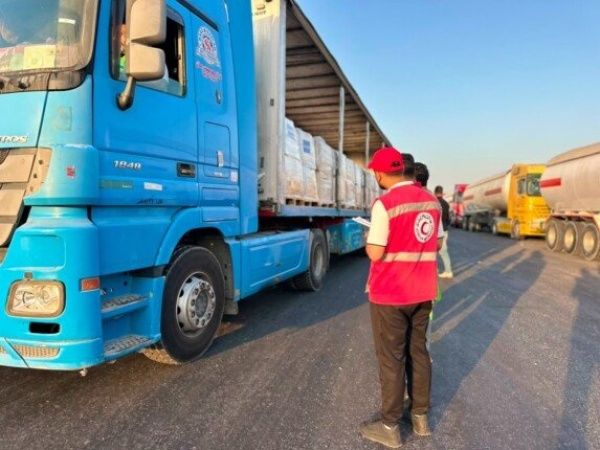 قافلة مصرية جديدة تحمل المساعدات إلى غزة زاد العزة تواصل دعم الفلسطينيين