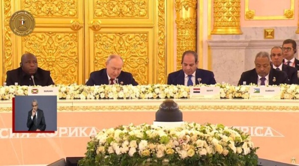 الرئيس السيسي يشارك في غداء عمل لرؤساء الدول والوفود المشاركة في القمة الروسية الإفريقية الثالثة