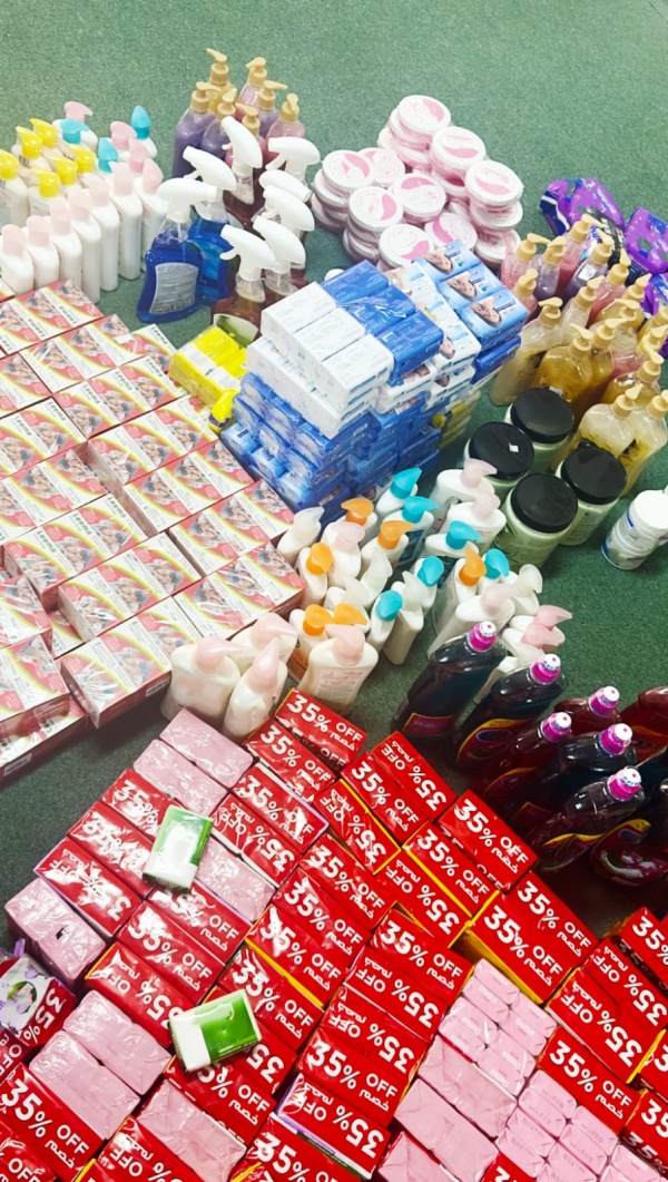 ضبط اكثر من 1300 سلعة منتهية الصلاحية بالداخلية ضبط اكثر من 1300 سلعة منتهية الصلاحية بالداخلية