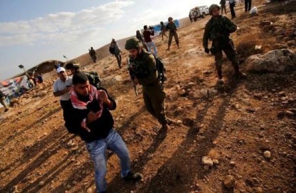 مستوطنون يحتجزون نائبا أمريكيا خلال زيارة للضفة الغربية مستوطنون يحتجزون نائبا أمريكيا خلال زيارة للضفة الغربية