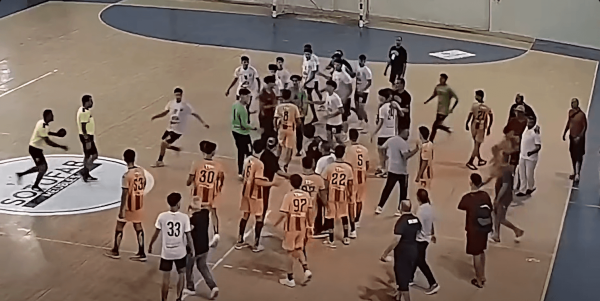 أحداث عنف قرارات صارمة ضد عدد من اللاعبين في الإتحاد الرياضي بصيادة و الترجي الرياضي التونسي