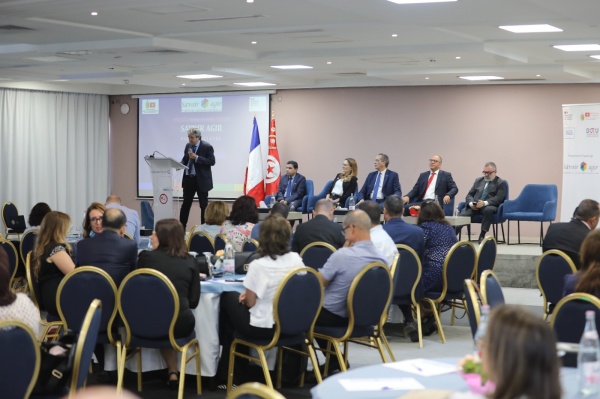 من السنة الجامعية المقبلة مهارات رقمية ولغات وإجازات جديدة لمواكبة سوق الشغل من السنة الجامعية المقبلة مهارات رقمية ولغات وإجازات جديدة لمواكبة سوق الشغل