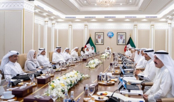 مجلس الوزراء الكويتي يدين محاولات ميليشيا الحوثي استهداف مكة المكرمة والمدينة المنورة مجلس الوزراء الكويتي يدين محاولات ميليشيا الحوثي استهداف مكة المكرمة والمدينة المنورة