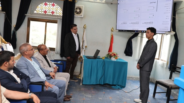 رئيس جامعة إب يطلع على مشروع النظام الإلكتروني لوحدة تطوير وتنمية الموارد الذاتية