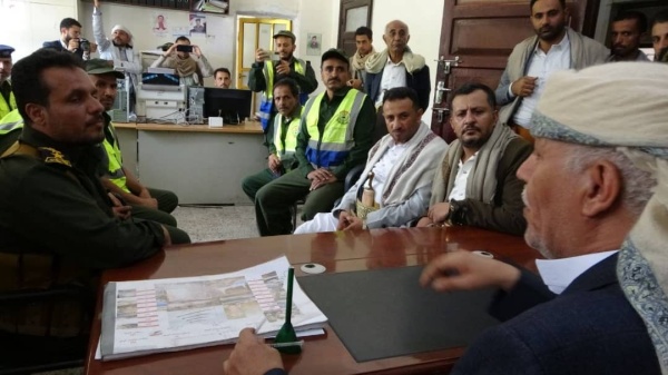 محافظ إب يطلع على مستوى الجهوزية بفرع الدفاع المدني ويتفقد سير العمل في الادلة الجنائية