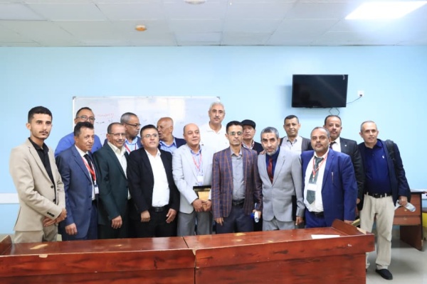 جامعة إب تختتم الإمتحانات السريرية قسم الأطفال لطلبة الدفعة الرابعة طب والجراحة وتمنح الباحثة هناء منصور درجة الماجستير في الدراسات الاسلامية
