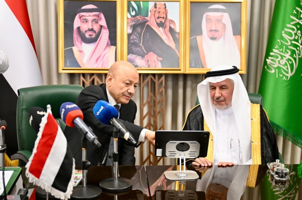 بتمويل سعودي الرئيس اليمني يدشن مشاريع جديدة تشمل الغذاء والإيواء والصحة والإسكان بتمويل سعودي الرئيس اليمني يدشن مشاريع جديدة تشمل الغذاء والإيواء والصحة والإسكان