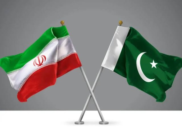 إيران تعقد اجتماعات مع وسطاء في باكستان لبحث التهدئة مع واشنطن إيران تعقد اجتماعات مع وسطاء في باكستان لبحث التهدئة مع واشنطن