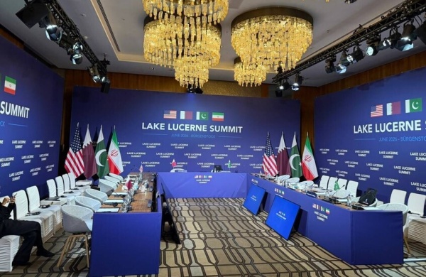 بعيدا عن الملف النووي انتهاء الجولة الأولى من المفاوضات الإيرانية الأمريكية في سويسرا بعيدا عن الملف النووي انتهاء الجولة الأولى من المفاوضات الإيرانية الأمريكية في سويسرا