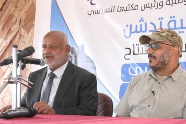 غموض يكتنف مصير طارق مع تأكيد إصابة المحافظ بجانبه غموض يكتنف مصير طارق مع تأكيد إصابة المحافظ بجانبه