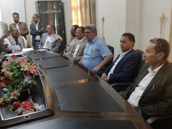 وكيل ذمار يتفقد الانضباط الوظيفي في المكاتب الخدمية وكيل ذمار يتفقد الانضباط الوظيفي في المكاتب الخدمية