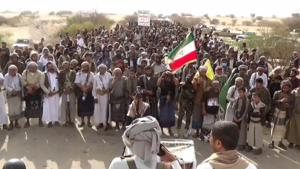 مسيرات جماهيرية في مأرب تنديدا بالإساءة لمكة المكرمة مسيرات جماهيرية في مأرب تنديدا بالإساءة لمكة المكرمة