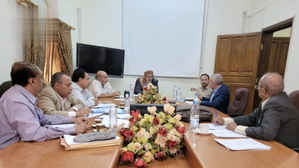 برئاسة وزير النفط مناقشة الصيغة النهائية لتعديل لائحة المنافسات الدولية برئاسة وزير النفط مناقشة الصيغة النهائية لتعديل لائحة المنافسات الدولية