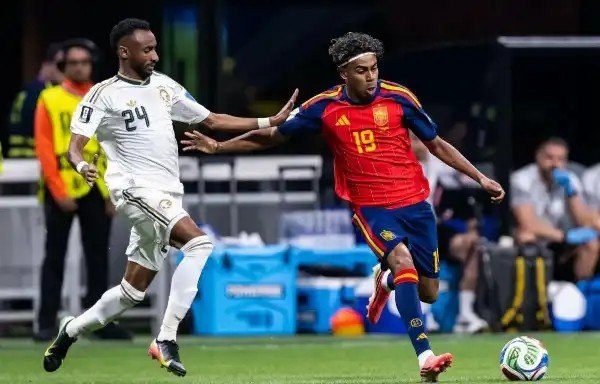 إسبانيا تكتسح السعودية برباعية نظيفة في كأس العالم إسبانيا تكتسح السعودية برباعية نظيفة في كأس العالم