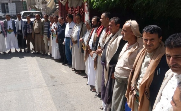 وقفة لموظفي الاتصالات والبريد في حجة لتأكيد الجهوزية لإنهاء العدوان وقفة لموظفي الاتصالات والبريد في حجة لتأكيد الجهوزية لإنهاء العدوان