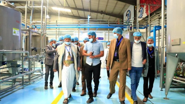 مدير هيئة المواصفات يزور عددا من المصانع المحلية في صنعاء مدير هيئة المواصفات يزور عددا من المصانع المحلية في صنعاء