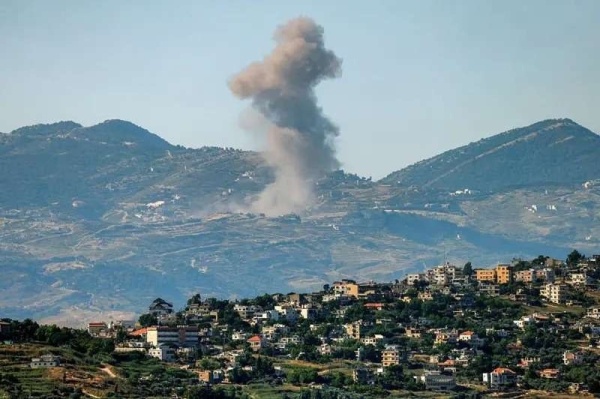 العدو الصهيوني يواصل خروقاته بإحراق منازل وتنفيذ غارة جنوب لبنان العدو الصهيوني يواصل خروقاته بإحراق منازل وتنفيذ غارة جنوب لبنان