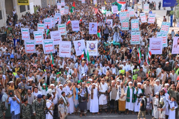 24 مسيرة جماهيرية حاشدة بالحديدة إحياء لذكرى استشهاد الإمام زيد وتأييدا لبيان القوات المسلحة 24 مسيرة جماهيرية حاشدة بالحديدة إحياء لذكرى استشهاد الإمام زيد وتأييدا لبيان القوات المسلحة