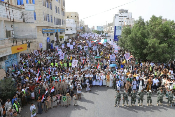 317 مسيرة حاشدة في الحديدة تؤكد التمسك بخيار الحصار بالحصار والتصعيد بالتصعيد