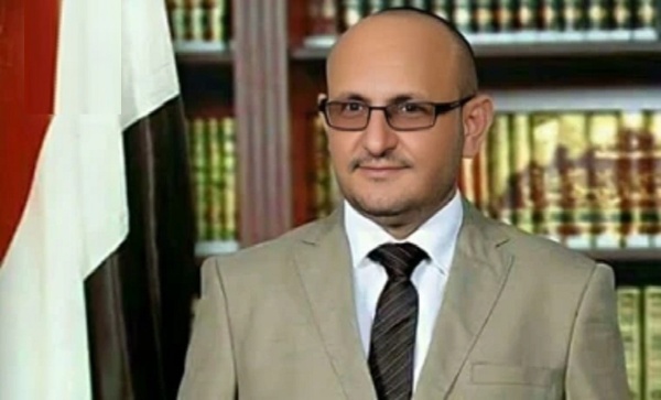 محافظ لحج يدعو أبناء المحافظة إلى عدم القبول بأن يكونوا وقودا لحرب السعودية محافظ لحج يدعو أبناء المحافظة إلى عدم القبول بأن يكونوا وقودا لحرب السعودية