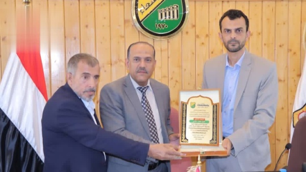 جامعة صنعاء تكر م الدكتور طارق الشامي تقديرا لمسيرته العلمية والبحثية