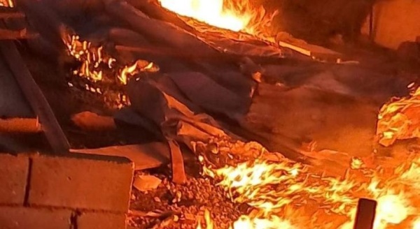 مستوطنون صهاينة يحرقون ممتلكات للفلسطينيين في رام الله مستوطنون صهاينة يحرقون ممتلكات للفلسطينيين في رام الله