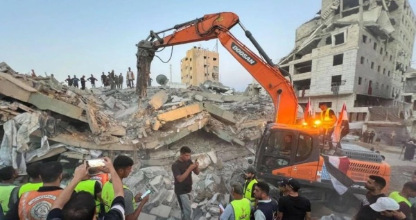 انتهاء انتشال جثامين 21 مفقود ا تحت أنقاض عمارة السعادة في غزة انتهاء انتشال جثامين 21 مفقود ا تحت أنقاض عمارة السعادة في غزة