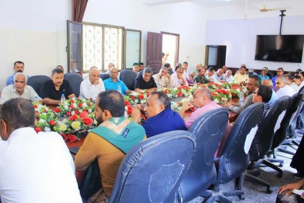مناقشة تعزيز الأداء الاكاديمي بجامعة الحديدة