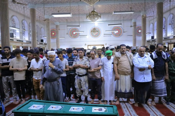 تشييع جثمان الشهيد يحيى البرعي في الحديدة