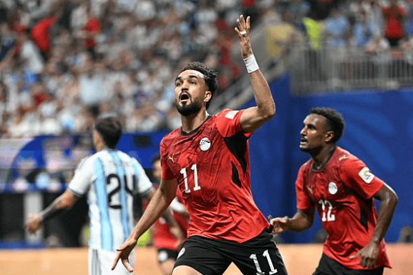 بعد إلغاء هدفه الأول زيكو يسجل الثاني لمنتخب مصر في الأرجنتين بكأس العالم