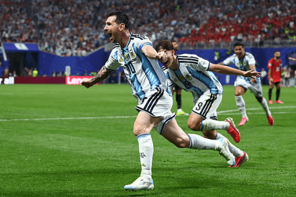 الأرجنتين تعود للمباراة بـ3 أهداف في الدقائق الأخيرة وتتقدم على مصر في كأس العالم الأرجنتين تعود للمباراة بـ3 أهداف في الدقائق الأخيرة وتتقدم على مصر في كأس العالم
