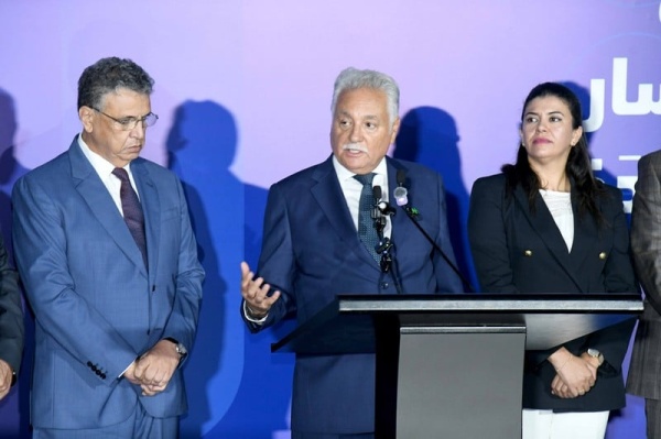 بنعبد الله تقاطعات الكتاب والجرار حاضرة ونقاشات التموقع متواصلة بنعبد الله تقاطعات الكتاب والجرار حاضرة ونقاشات التموقع متواصلة