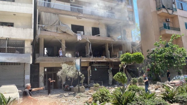 عدوان صهيوني يستهدف ضاحية بيروت الجنوبية محاولة لإفشال اتفاق وقف القتال عدوان صهيوني يستهدف ضاحية بيروت الجنوبية محاولة لإفشال اتفاق وقف القتال