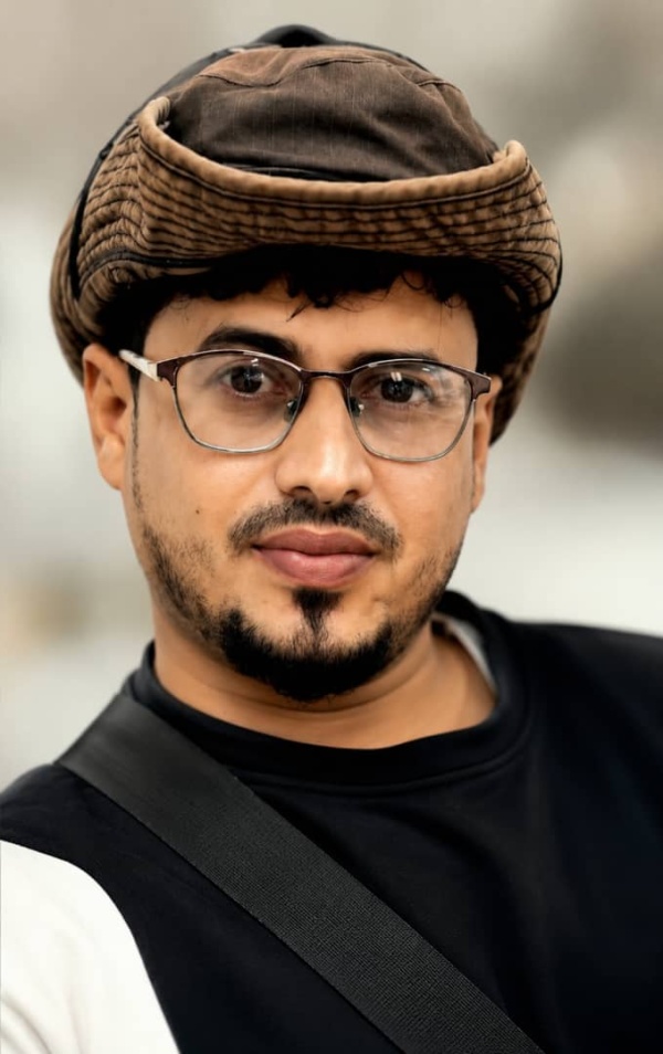 الناشط الإعلامي صخر السروري لن يكون قلمي أداة للتحريض أو التفرقة بين أبناء الجنوب مهما كانت المغريات الناشط الإعلامي صخر السروري لن يكون قلمي أداة للتحريض أو التفرقة بين أبناء الجنوب مهما كانت المغريات